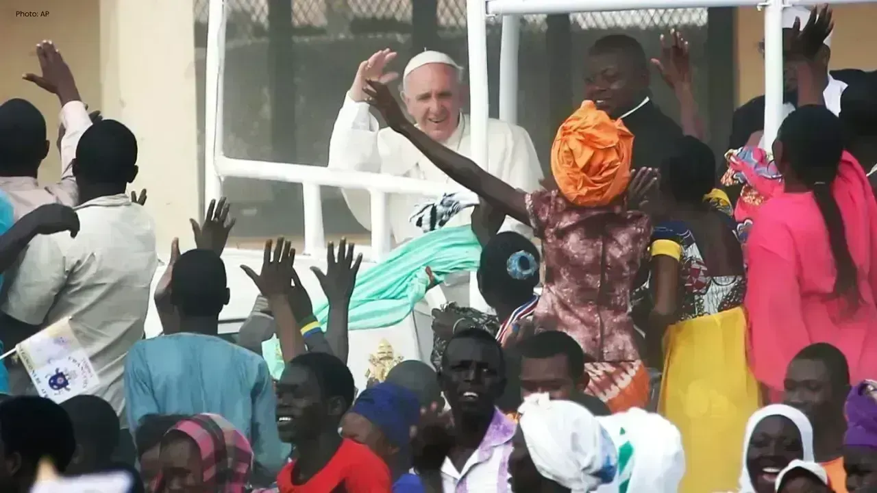 Pope Leo Remembers Pope Francis on His Anniversary