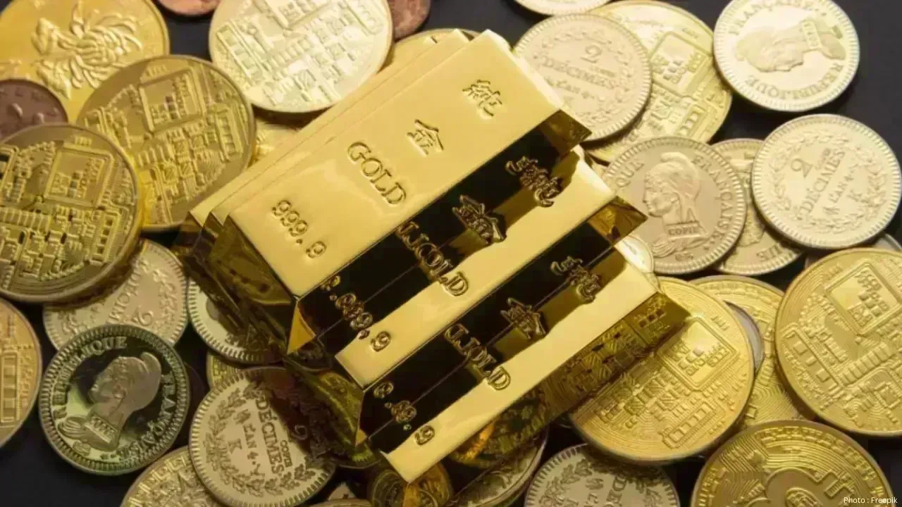 Gold Hits Nearly ₹1.50 Lakh as Silver Plummets Over ₹2,000