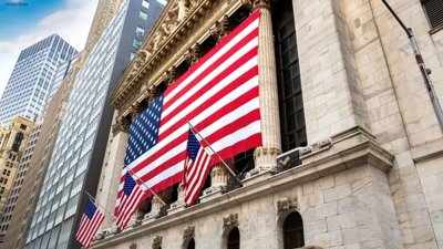 US Markets Decline Amid AI Worries and Earnings Discrepancies