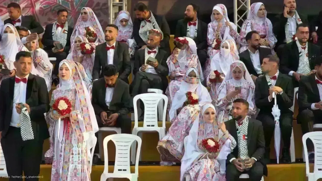 300 Couples Celebrate Mass Wedding in Gaza with UAE's Assistance