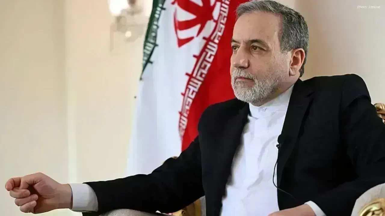 Iran's Foreign Minister Engages with Pakistan's Army Chief Amid Diplomatic Initiatives