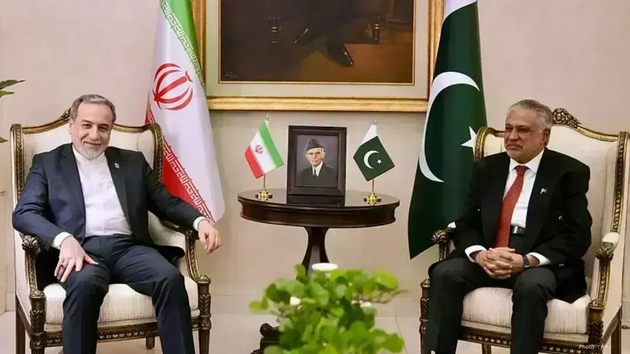 Iranian Foreign Minister Declares Productive Pakistan Visit