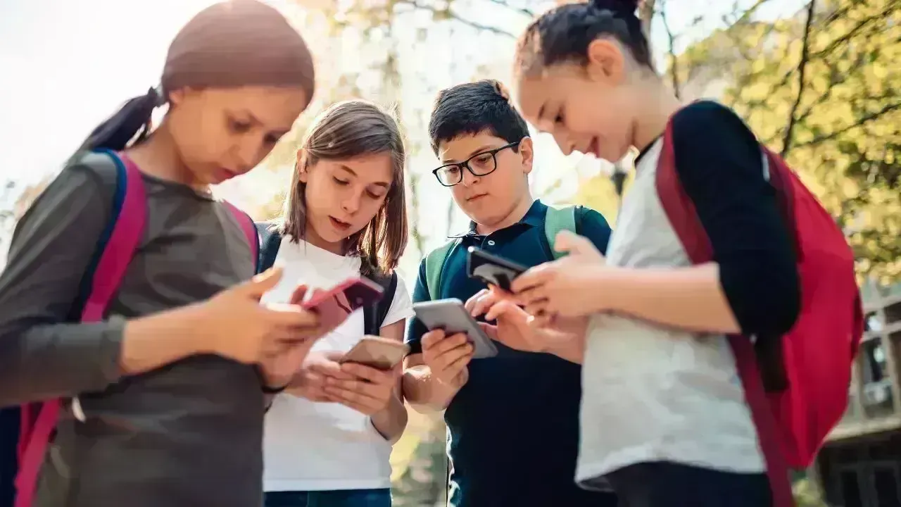 Roblox Enhances Chat Safety for Users Under 16 in Indonesia