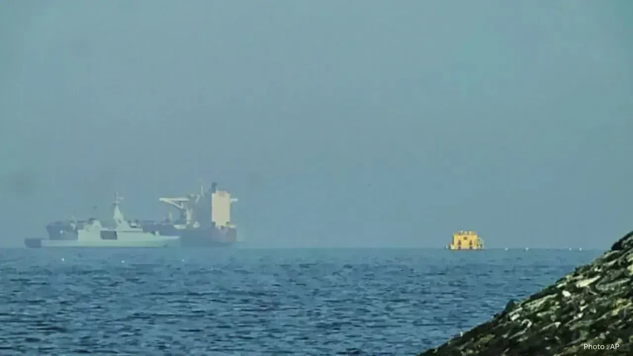 Critical Threat Level in Strait of Hormuz Persisting, UK Maritime Agency Alerts