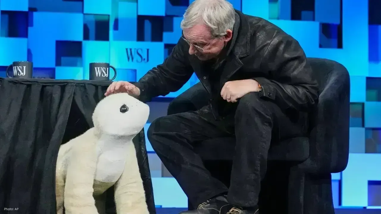 New AI Companion Robot 'Familiar' Introduced by iRobot's Colin Angle
