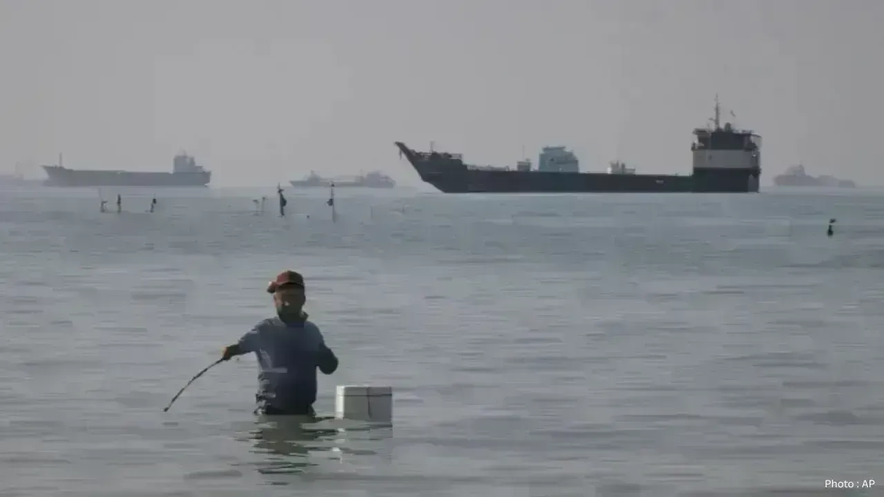 Iran Alleges US Strikes Resulted in 5 Civilian Deaths in Strait of Hormuz