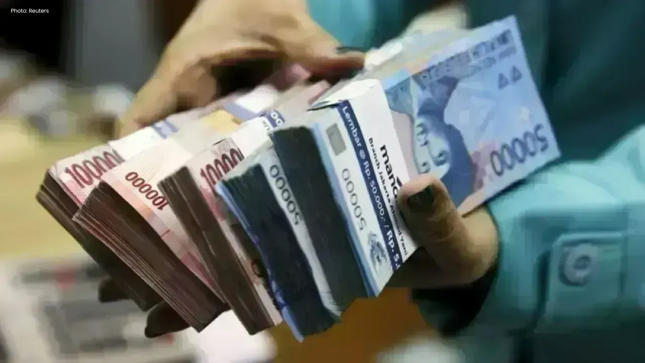 Indonesia Secures $3.3 Billion Amid Rupiah Defense