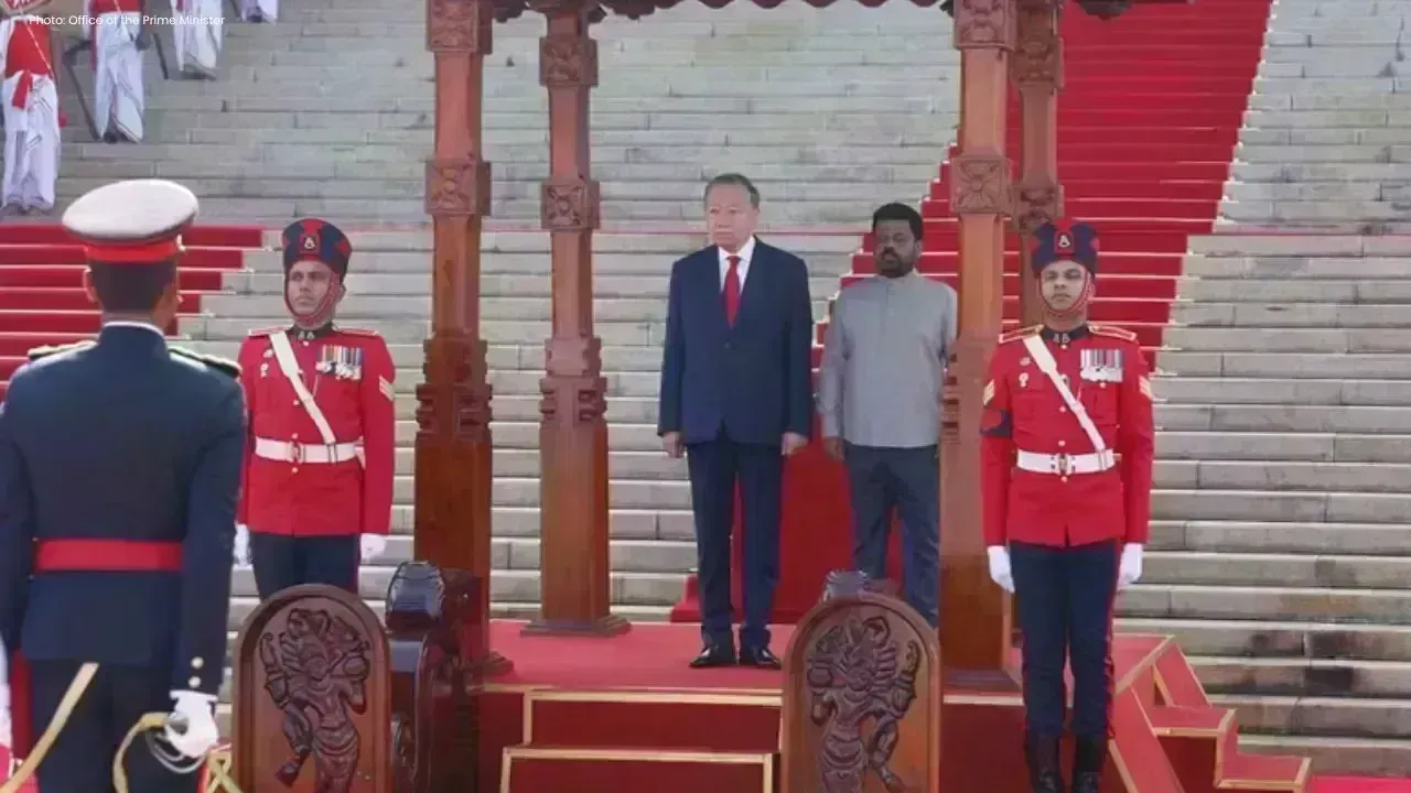 Vietnam's To Lam Honored with State Reception in Sri Lanka