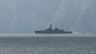 US Navy Forces Thwart Iranian Attacks in Strait of Hormuz