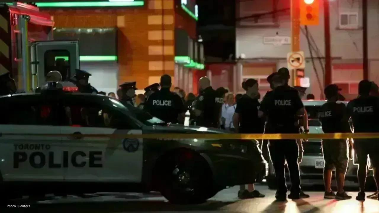 Police Detain 18-Year-Old Following Shooting Outside Toronto Synagogue