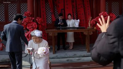 China's Marriage Registrations Plummet to Decade Low