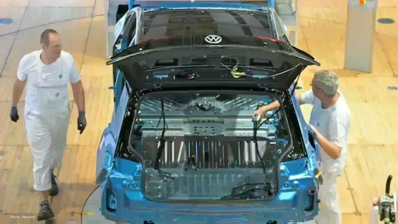 Auto Industry in Germany Faces Threat of 125,000 Job Cuts By 2035