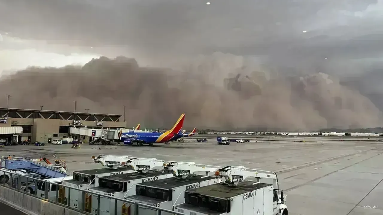 Severe Winds and Dust Storm Disrupt Southern Manitoba