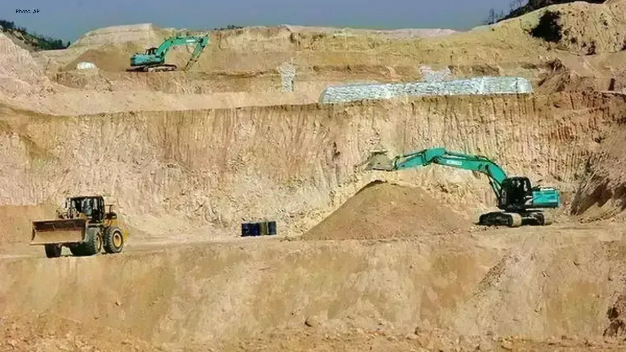 Australia Mandates Sale of Stakes Linked to China in Rare Earth Sector