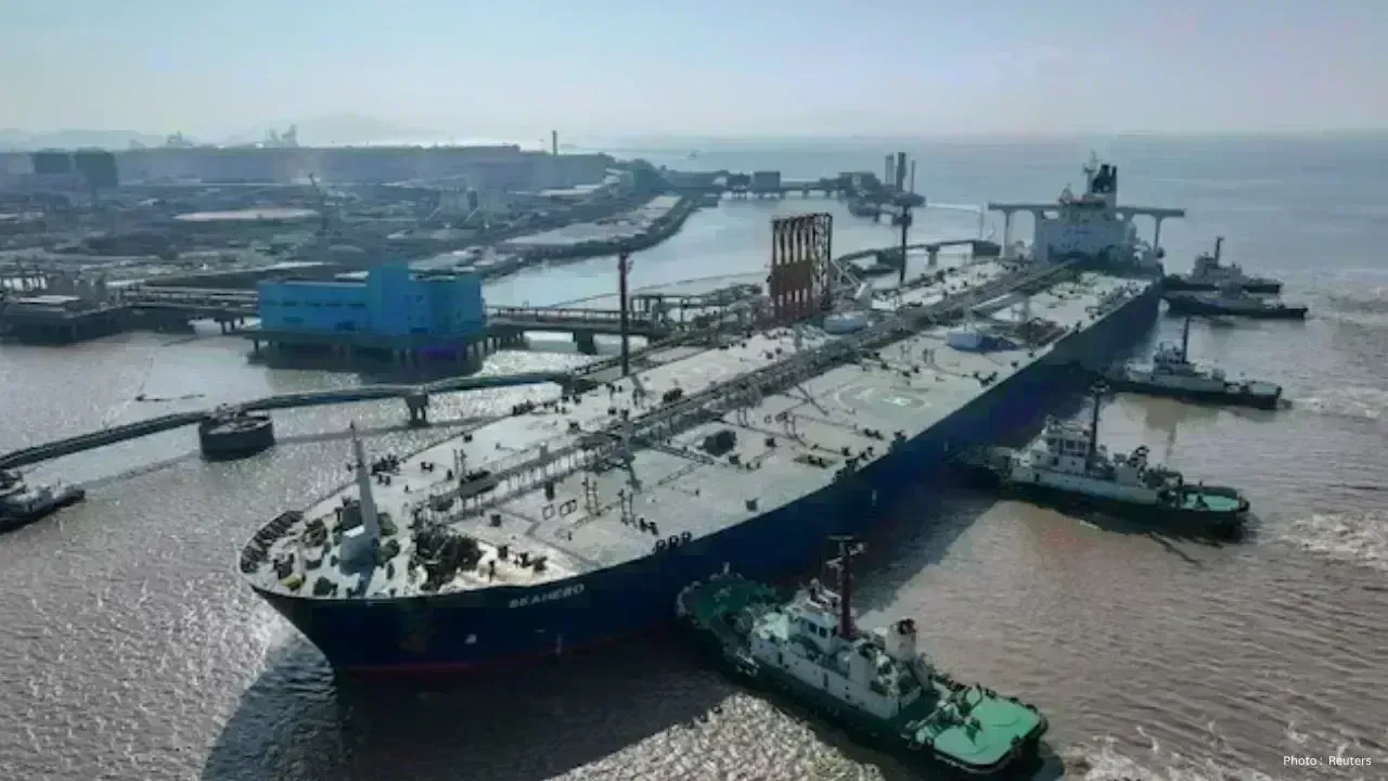 China's Oil Refinery Output Hits Lowest Level in Nearly Two Years