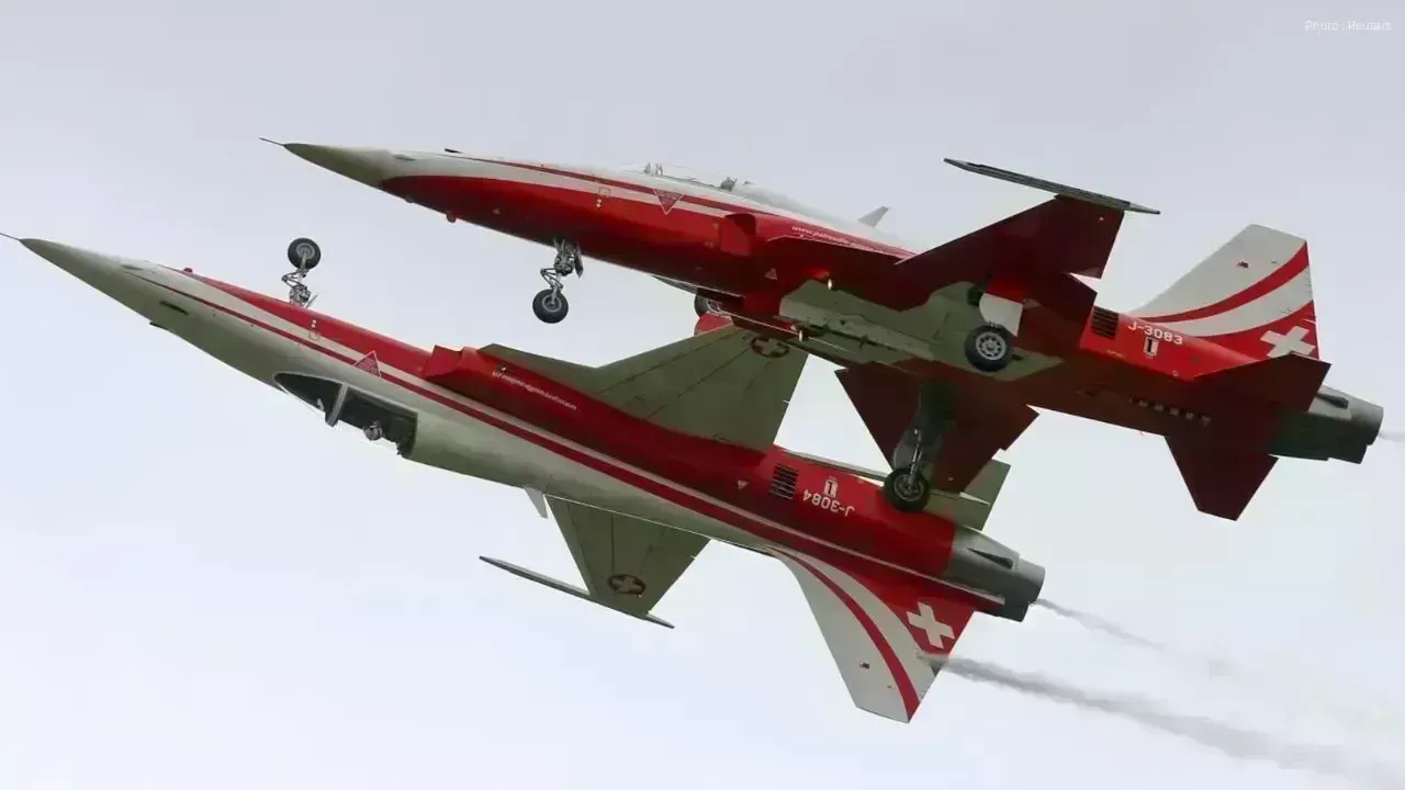 Canada’s Snowbirds Team to Stay Grounded Until 2030s as New Aircraft Plans Emerge