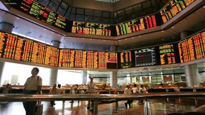 Bursa Malaysia Declines Amid Growing Global Worries