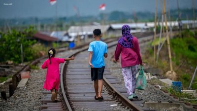 Indonesia Closes 172 Unauthorised Rail Crossings to Enhance Safety