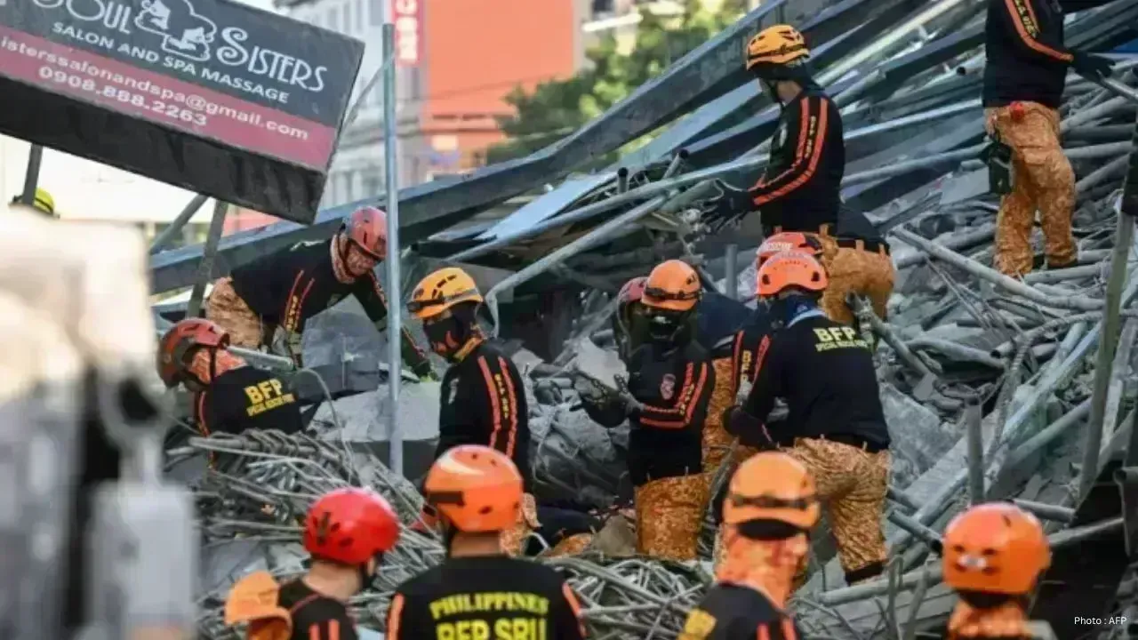 Philippines Building Collapse Claims Four Lives, 17 Missing