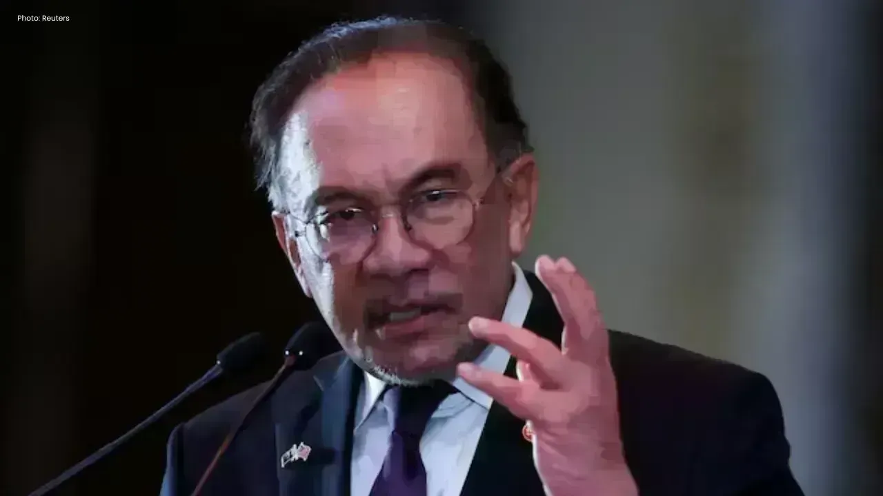 Anwar Ibrahim's Hometown Visit Before Aidiladha
