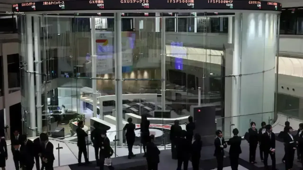 Nikkei Retreats as Investors Eye AI Stock Trends