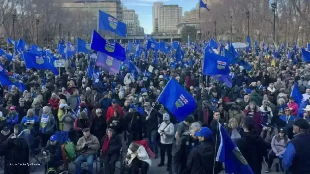 Massive Turnout in Alberta as Separation Discussions Heat Up