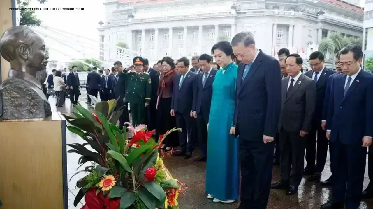President To Lam Commemorates Ho Chi Minh in Singapore