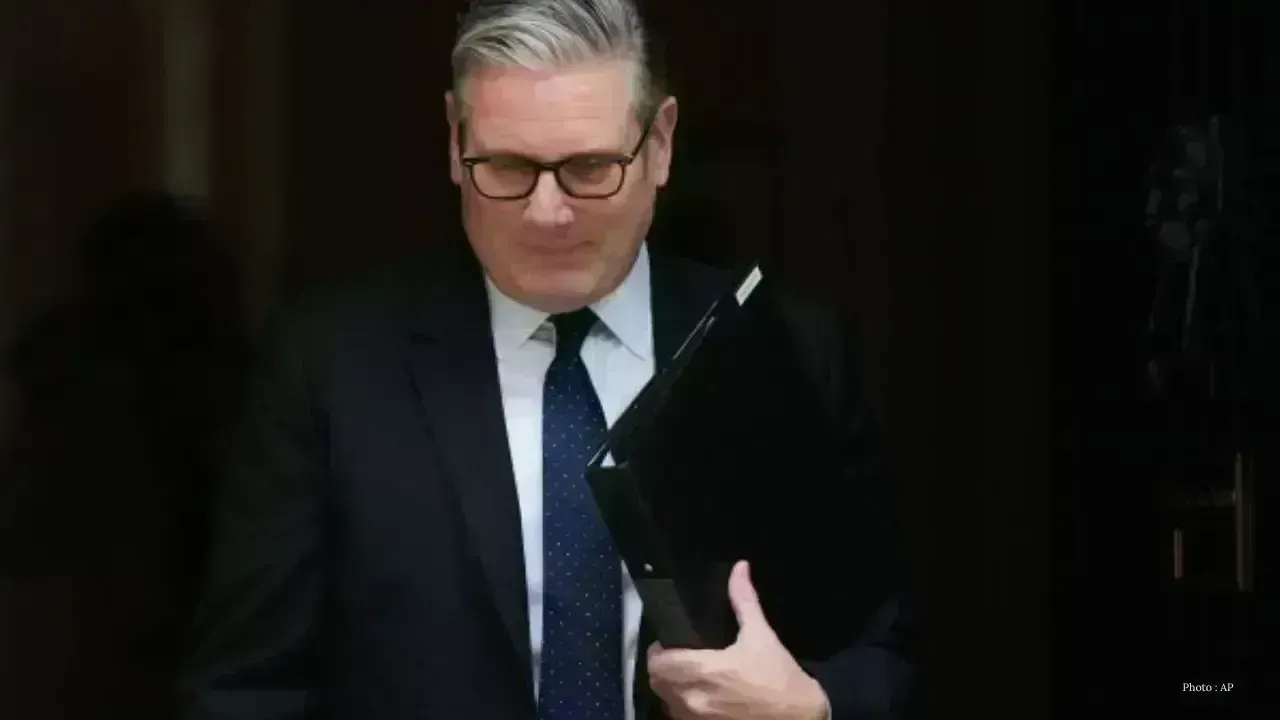 New Records on Mandelson Highlight Challenges for Starmer Administration