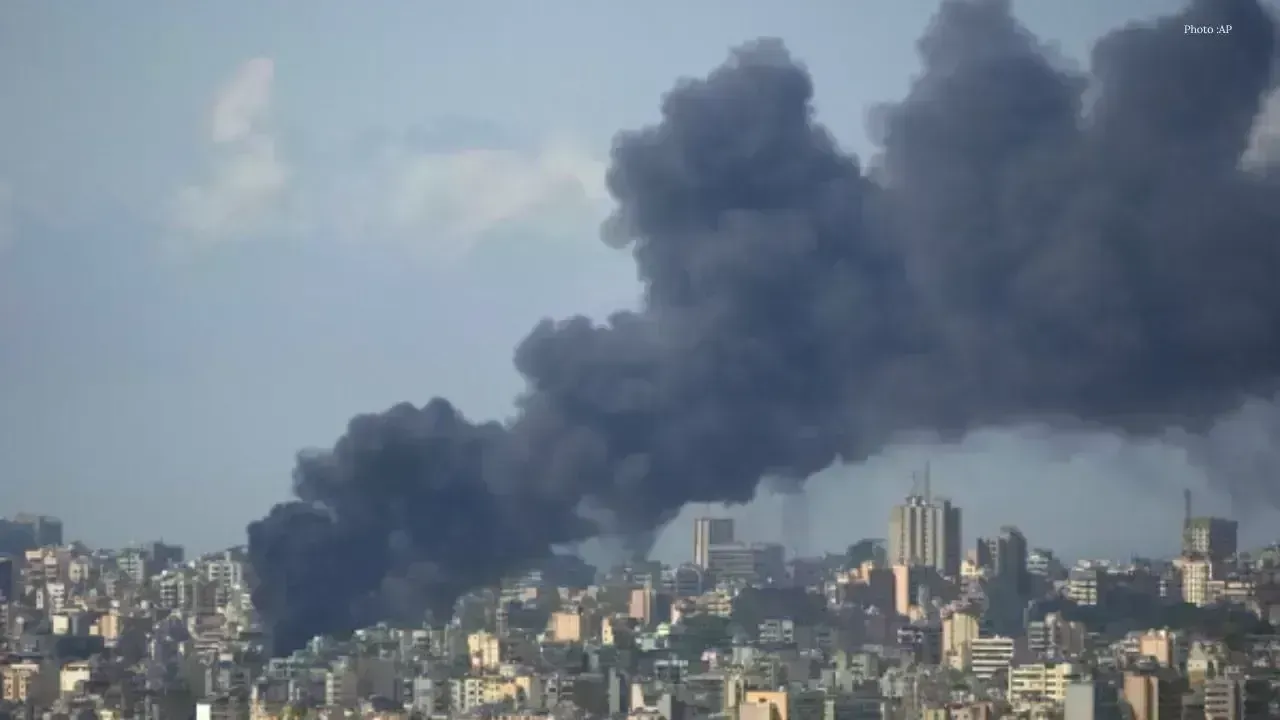 New Wave of Israeli Strikes Hits Southern Lebanon Amid Ceasefire Efforts
