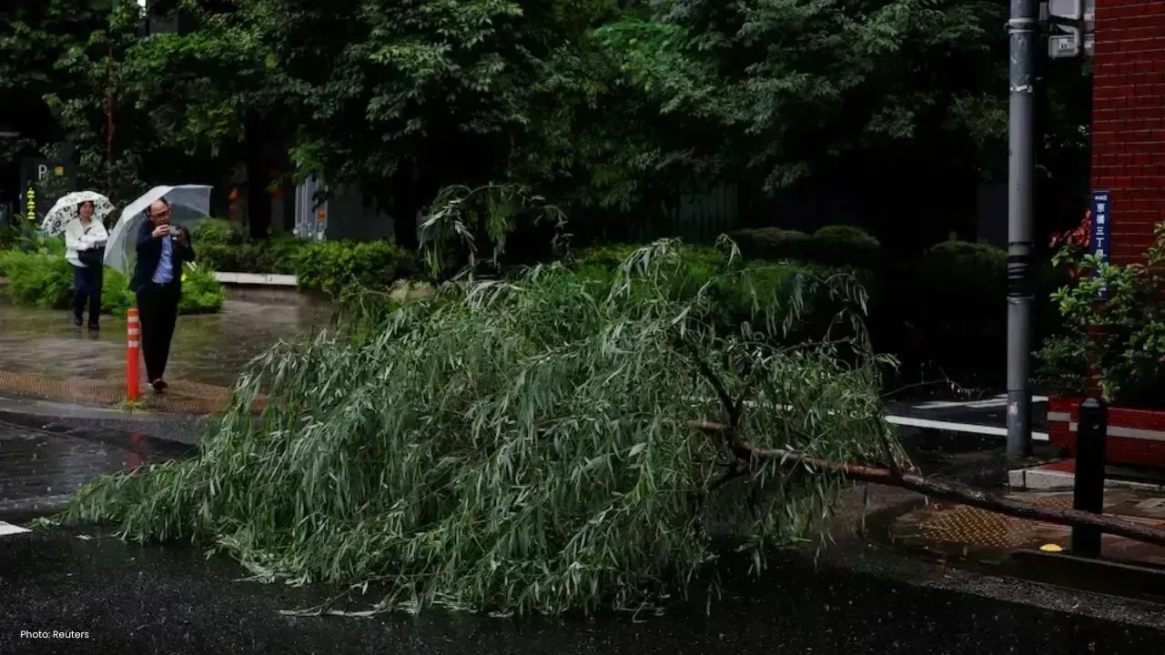 Tropical Storm Jangmi Strikes Japan, Power Outages Reported