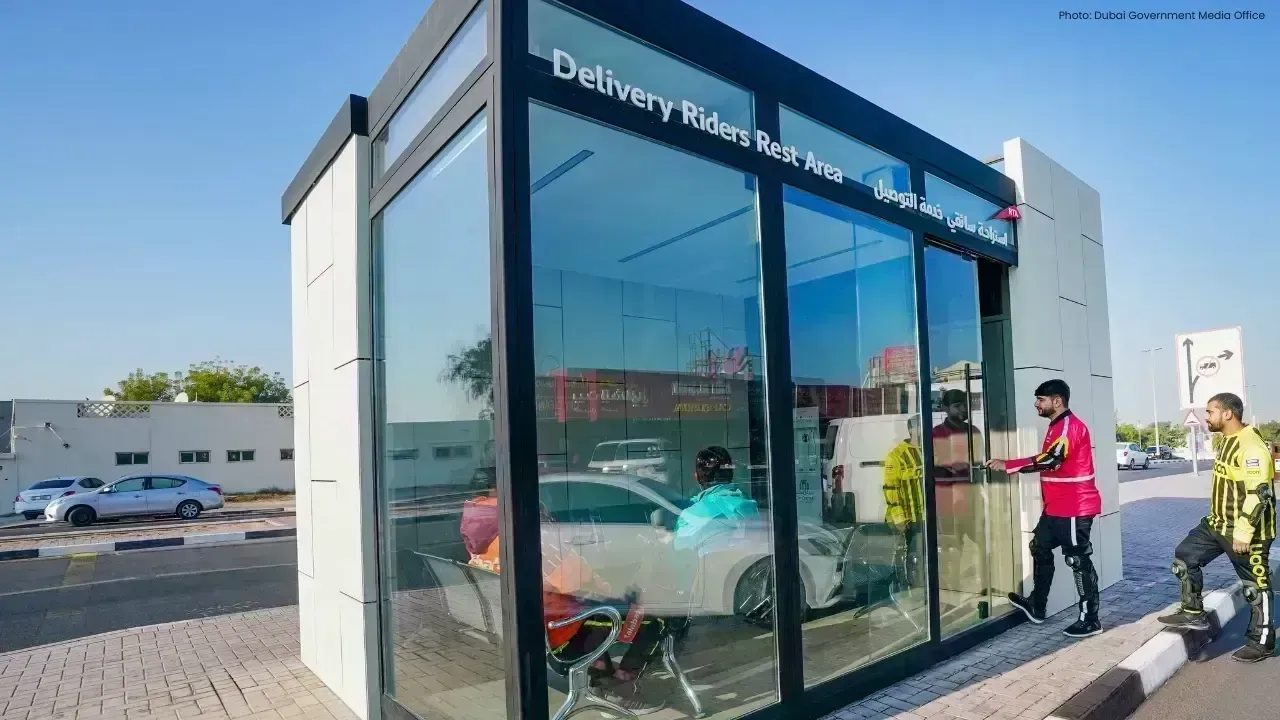 RTA Unveils 40 Cooling Stations for Delivery Riders in Dubai