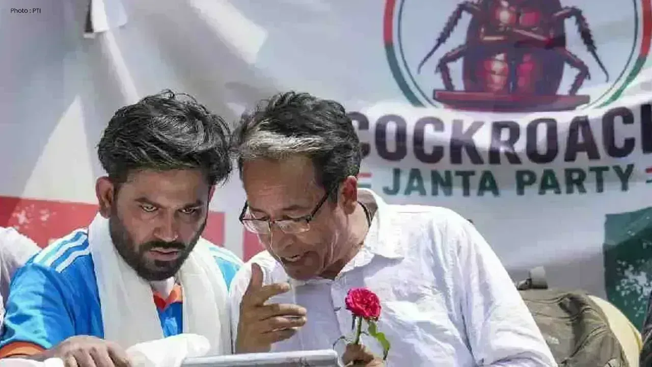 Protest by Cockroach Janta Party Demands Minister's Resignation in Delhi