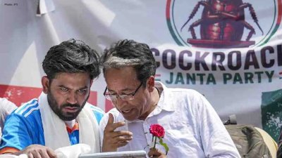 Protest by Cockroach Janta Party Demands Minister's Resignation in Delhi