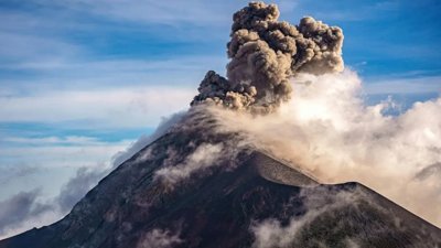 Indonesia Enhances Safety Protocols for Volcano Tourism
