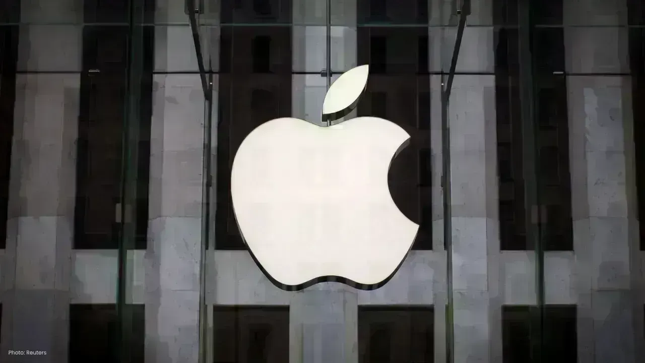 Apple Enhances Siri AI with Chat Features and Privacy Focus