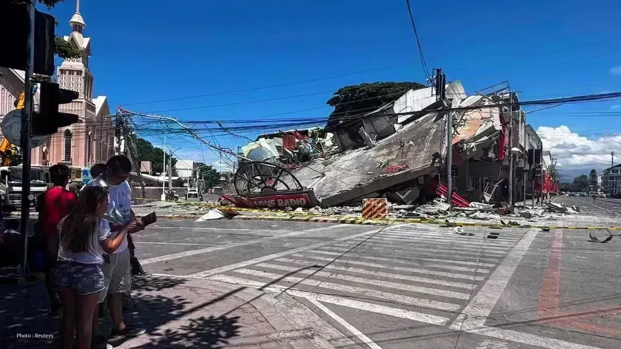 7.8 Magnitude Earthquake Devastates Southern Philippines
