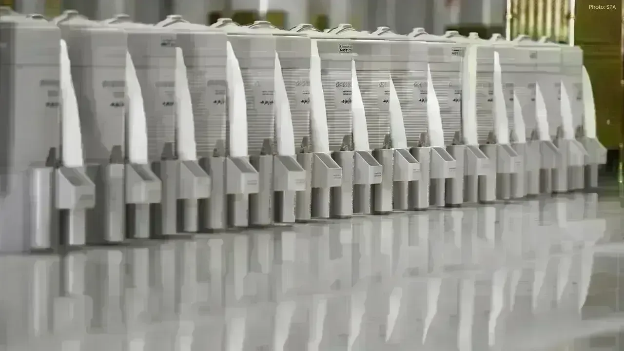 Daily Distribution of 235 Tons of Zamzam Water at the Prophet’s Mosque