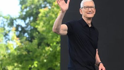 Apple Launches Siri AI in Tim Cook’s Last WWDC Appearance