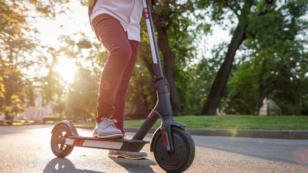 UAE E-Scooter Crashes Surge 97% Raising Safety Concerns