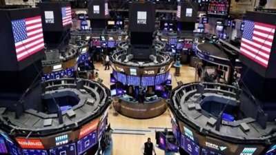 US Stock Markets Fall As AI Sector Faces Sharp Volatility