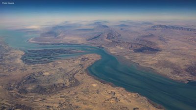 US-Iran Conflict Escalates Amid Strait of Hormuz Crisis