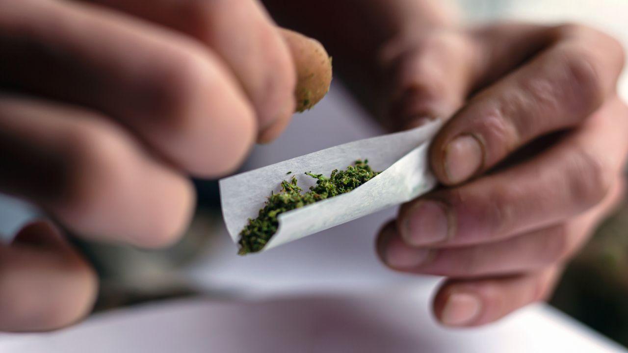 Oman Customs Seizes 5.4 Kg Marijuana Hidden in Parcel from Thailand