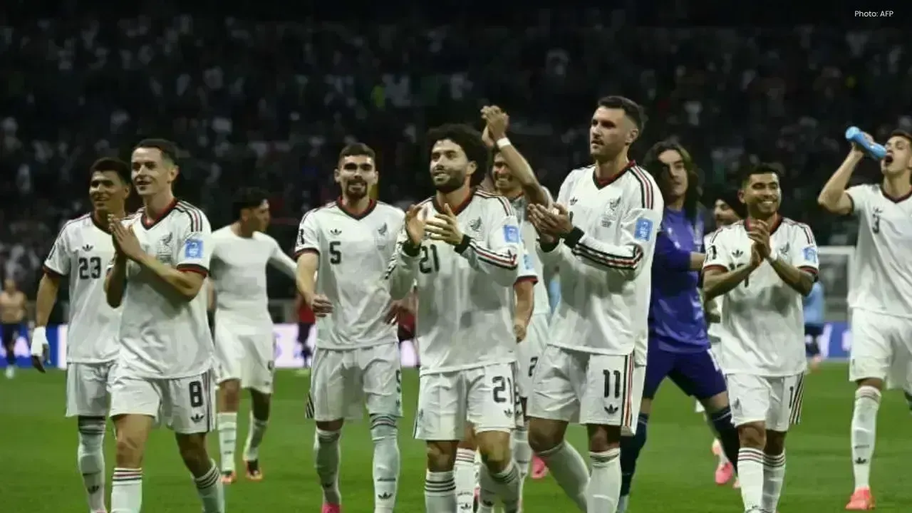 Mexico Secures Flawless Group Stage with 3-0 Win Over Czech Republic