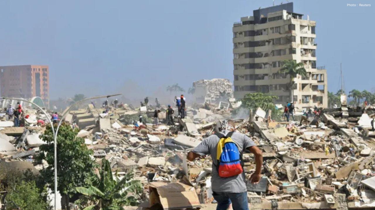 Venezuela Earthquakes Kill 920 as Search for Survivors Continues