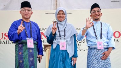 Dr. Adham Baba Joins Johor Election Contest