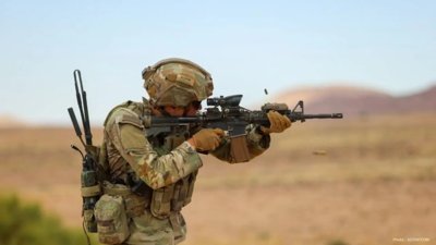 US Army Paratroopers Engage in Small Arms Training in the Middle East
