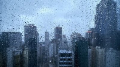 Rain Brings Cooler Weather to Fujairah and Khor Fakkan