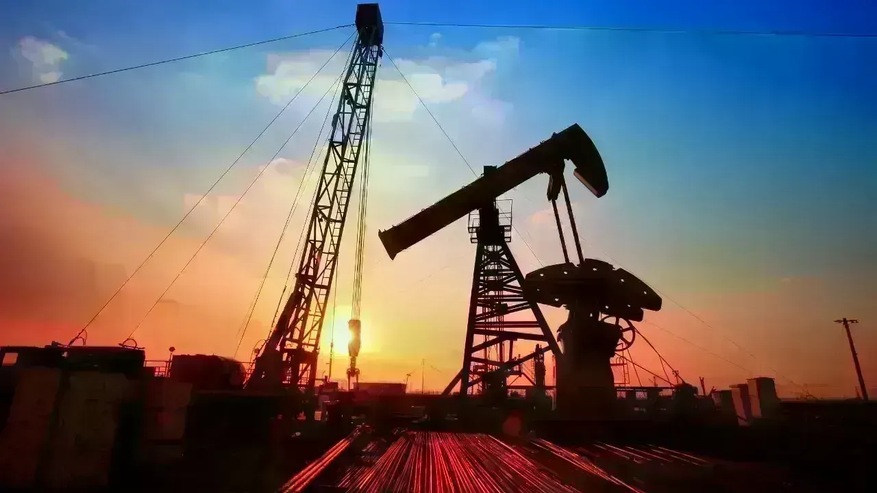 Oil Prices Surge Above $90 as US-Iran Tensions Escalate