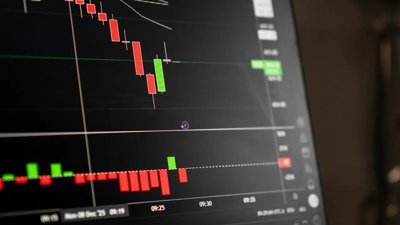 STI Gains 1.2% as Semiconductor Stocks Lead Singapore's Market