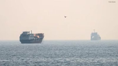 US Redirects 30 Ships Amid Iran Strait of Hormuz Tensions